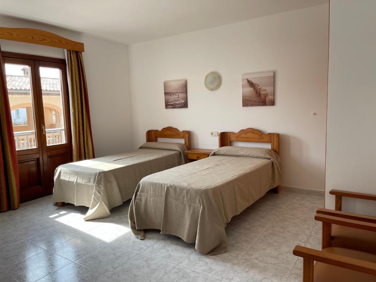 Hostal Can Gallu Cala Ratjada  Exteriör bild