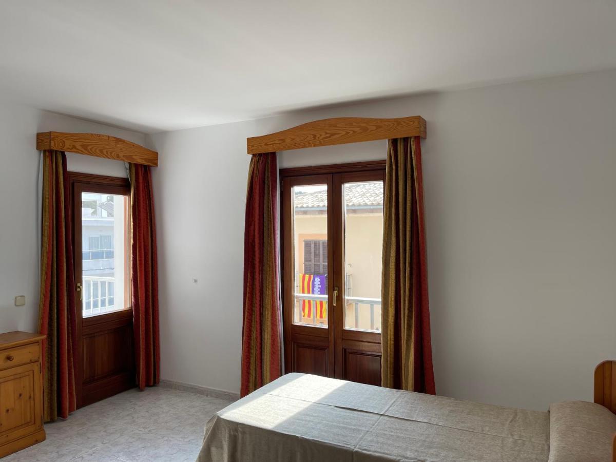Hostal Can Gallu Cala Ratjada  Exteriör bild