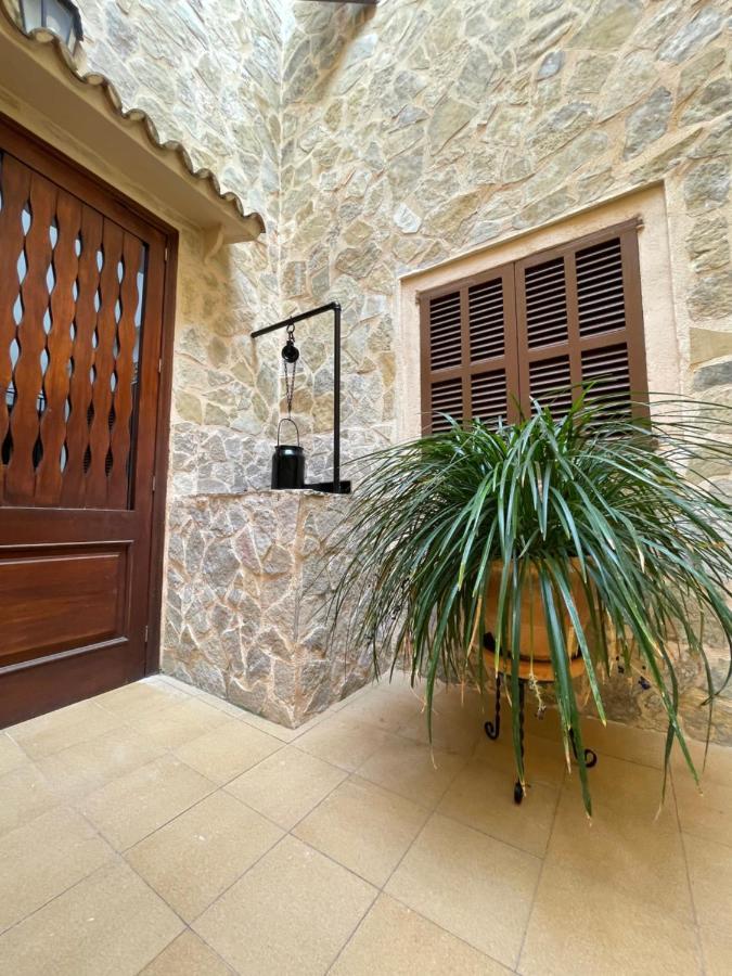 Hostal Can Gallu Cala Ratjada  Exteriör bild