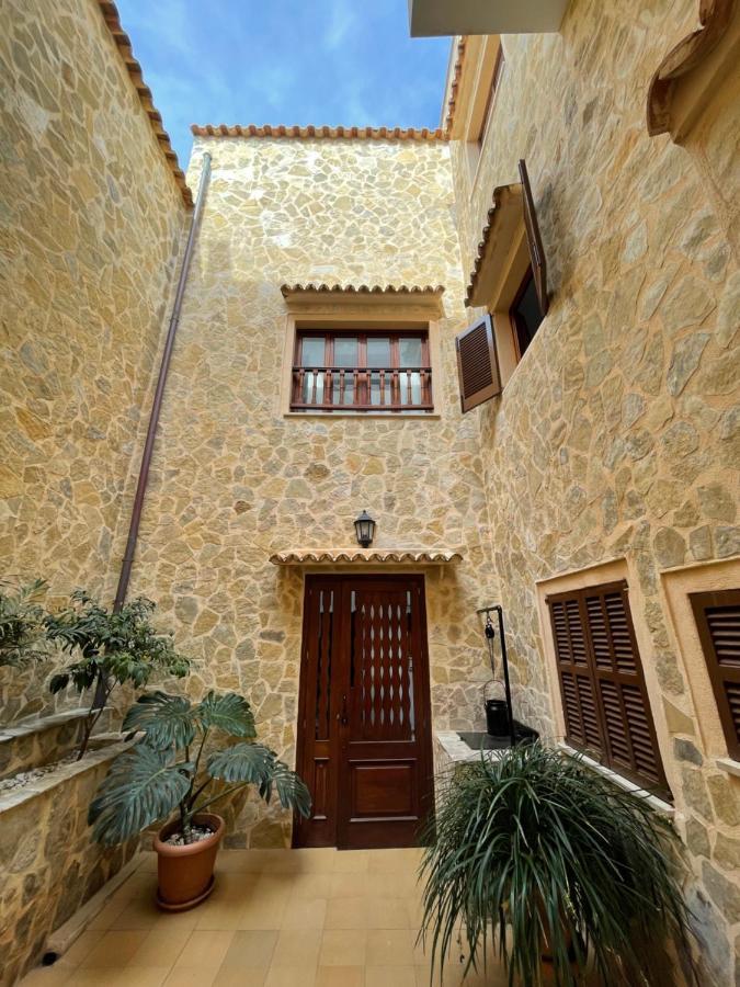 Hostal Can Gallu Cala Ratjada  Exteriör bild