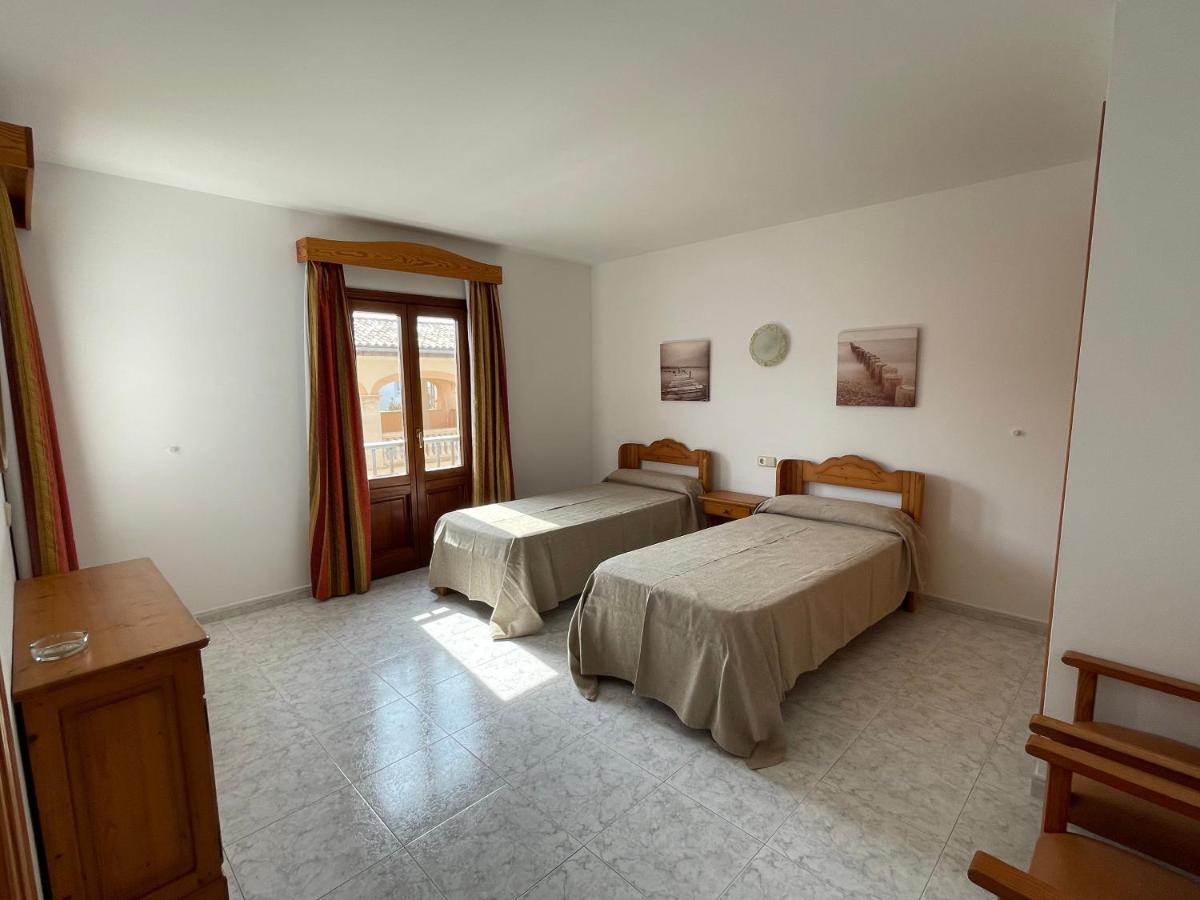 Hostal Can Gallu Cala Ratjada  Exteriör bild