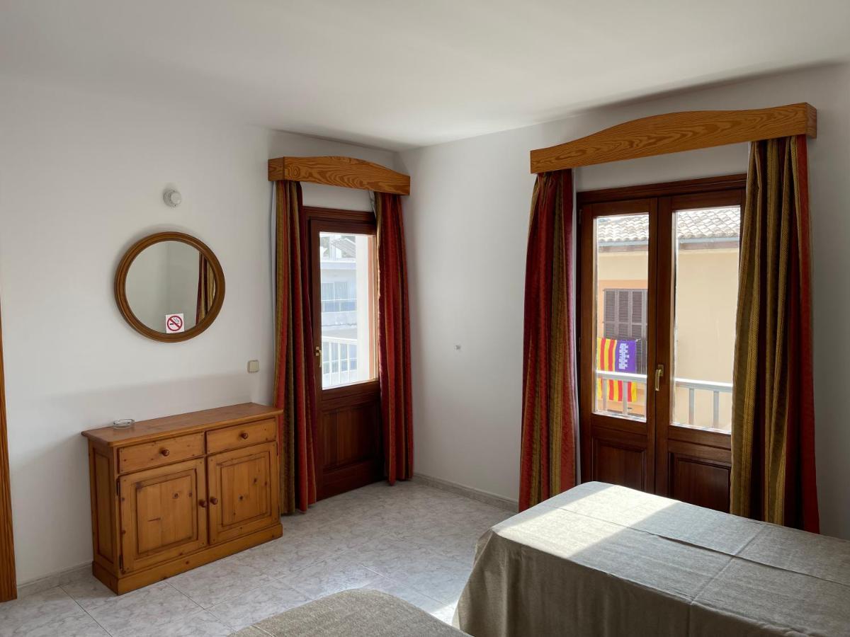 Hostal Can Gallu Cala Ratjada  Exteriör bild