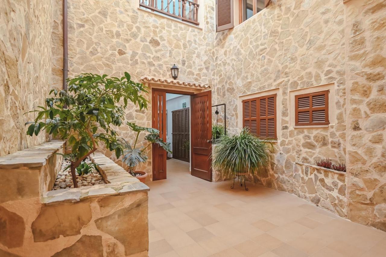 Hostal Can Gallu Cala Ratjada  Exteriör bild